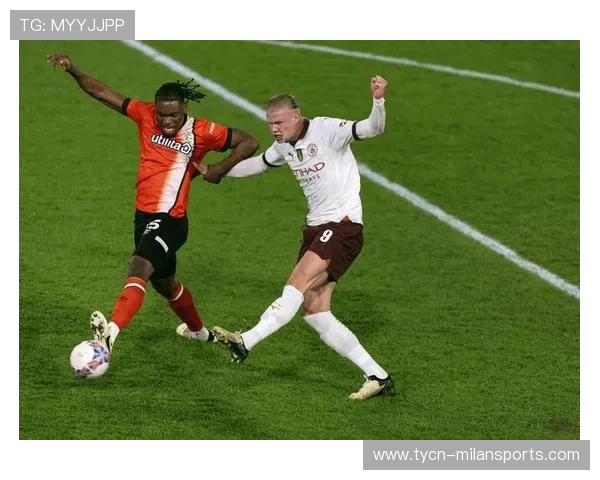 德布劳内脚后跟助攻完成精彩配合