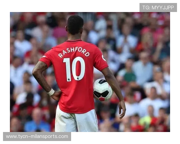 拉什福德任意球主罚曼联稳稳命中