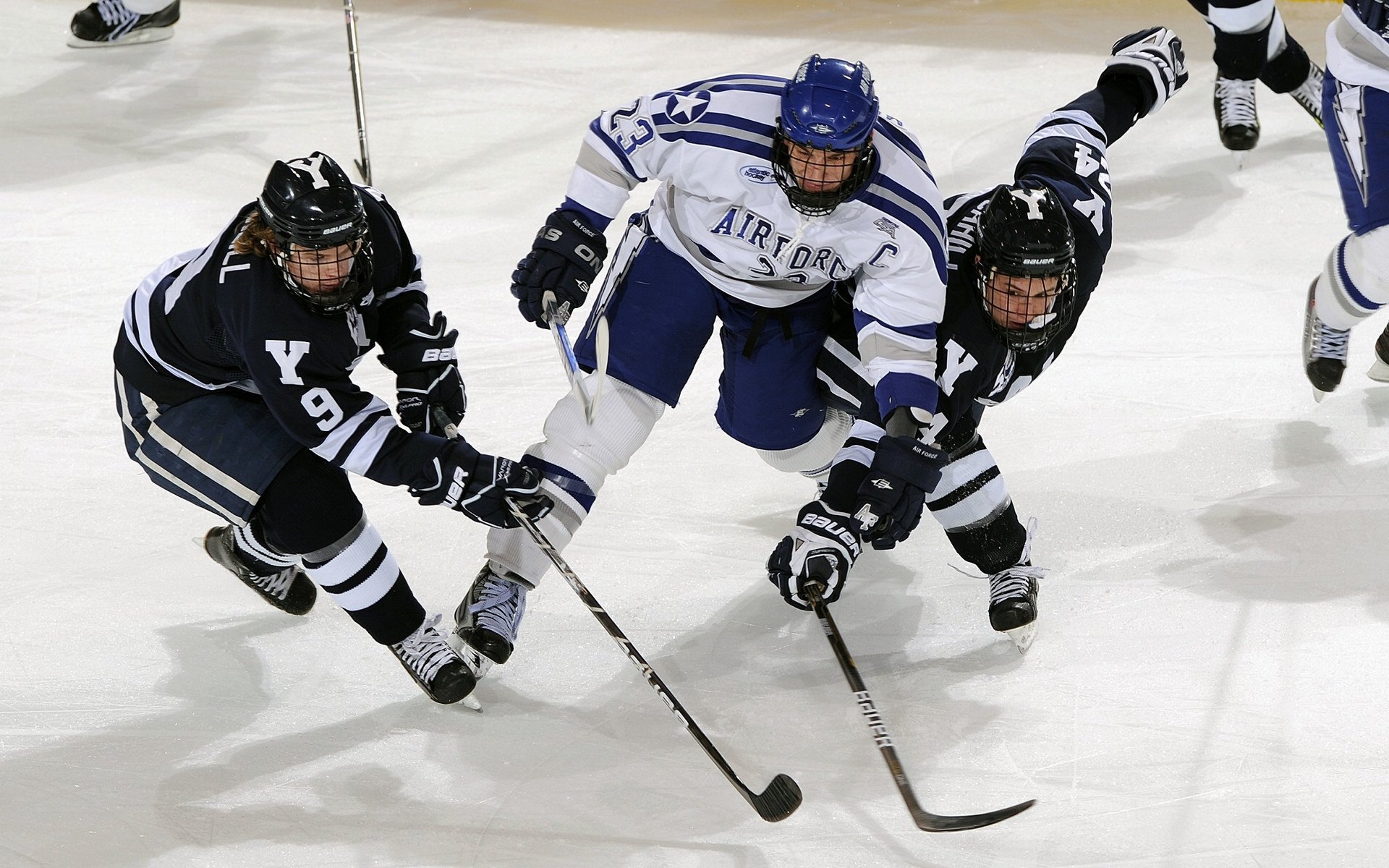 “尼古拉斯·桑特基的强硬进攻和精准脚法,助力阿根廷美洲狮队强势崛起”