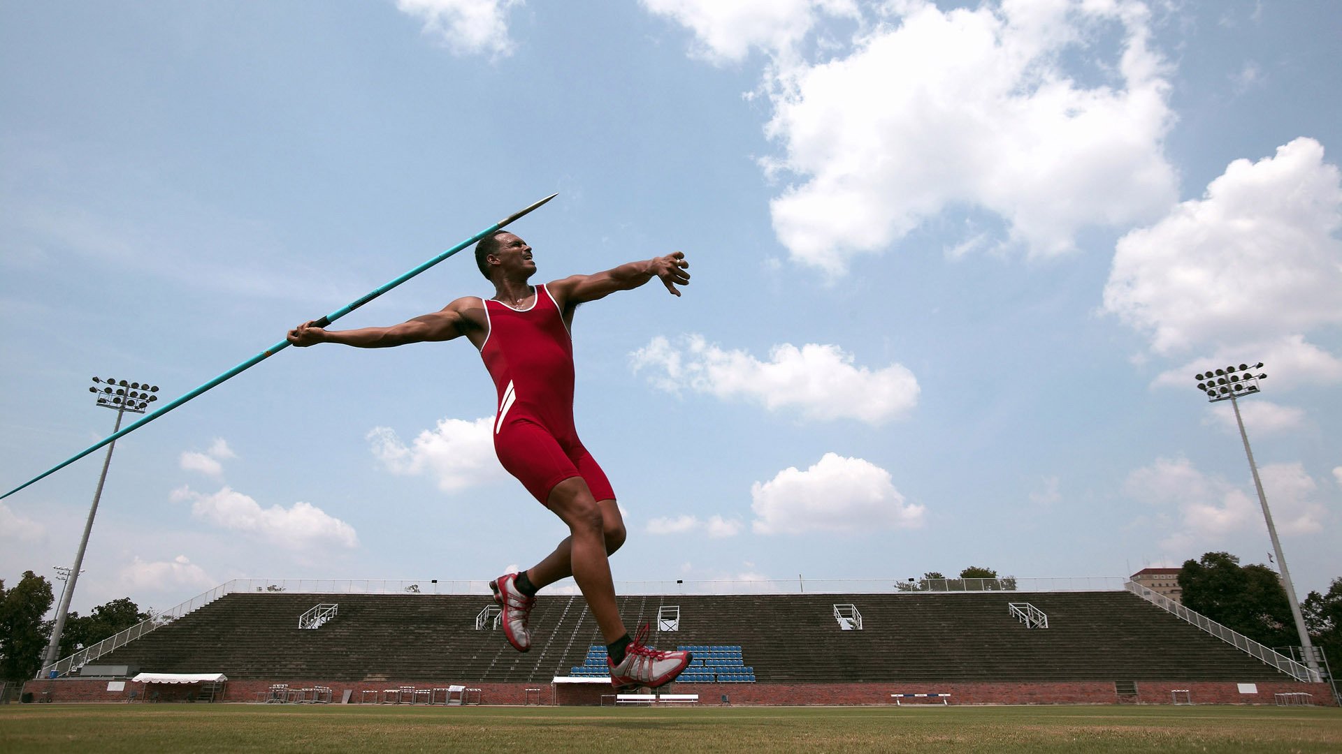 “比亚尔巴的精准脚法和进攻策略,助阿根廷美洲狮队重新崛起”