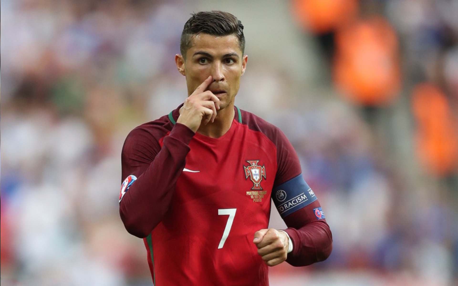 “马科斯·莫奇的防守灵活性,带领阿根廷美洲狮队稳固胜局”